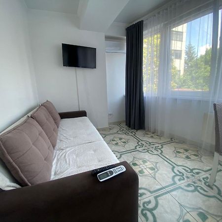 Аэропорт Апартаменты 24&24 Chisinau Exterior photo